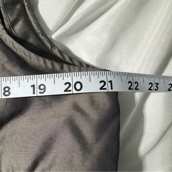 True Character 90% Goose Down 10% Goose Feather Vest Shiny Grey-Taupe Size Large - Picture 13 of 15